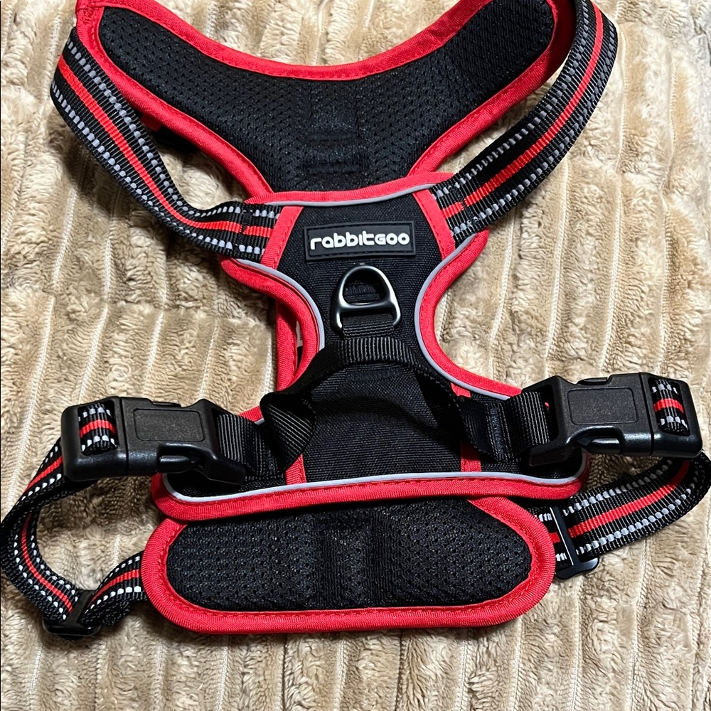Rabbitgoo Red & Black Dog Harness, size Medium, NWOT.
